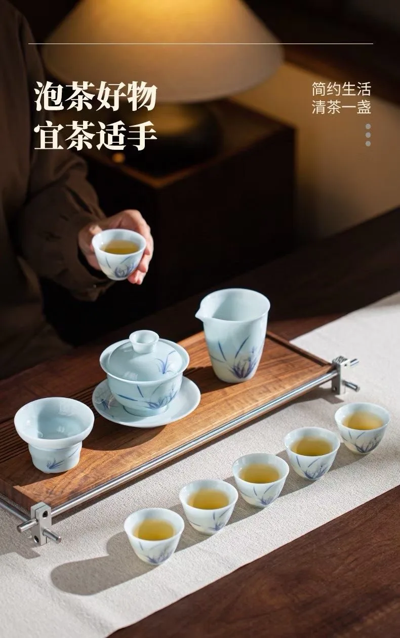 茶汤未凉，故人已至。